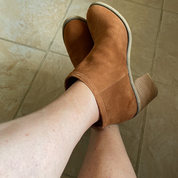 Suede like slip on Rusty tan boot size 8 - Picture 11 of 12